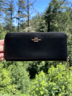 COACH Long Zip-Around Wallet Smooth Black Leather with Gold Hardware AUTHENTIC